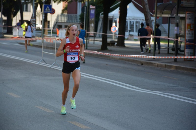 10 ottobre Forlì Adele Roatta Campionessa Italiana di Corsa su Strada Arrivato il 49 titolo italiani per l'Atletica Mondovì Acqua S. Bernardo