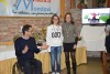 Il sindaco Stefano Viglione consgna il Premio ...io non mollo - Francesca Armando e Natascia Iaropol