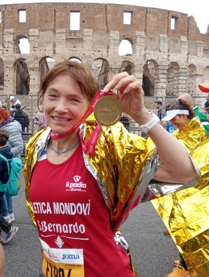 19 marzo XXVIII Acea Maratona di Roma 2023 Adriana Sciolla prima tra le SF60. Finisher Davide Danni e Massimo Ravotto.